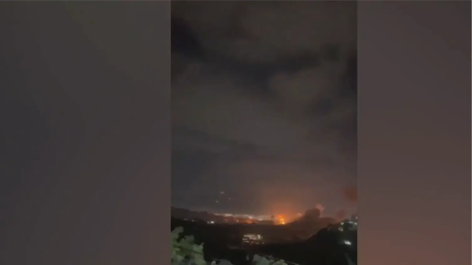 Mỹ tấn công Caracas, Venezuela ban bố tình trạng khẩn cấp